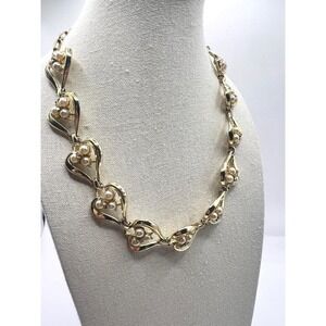 Vintage Coro Heart Necklace Faux‎ Pearls Gold Tone 16" Romantic Classic